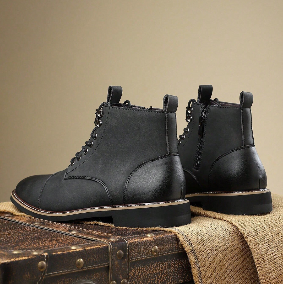 Comfortable men's outdoor boots, featuring ankle support & cushioned design for all-day wear.
