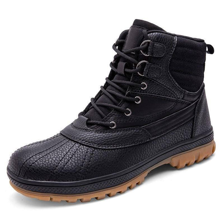 Close-up of the sole of men's durable military boots, showcasing their non-slip and grip-enhancing features.