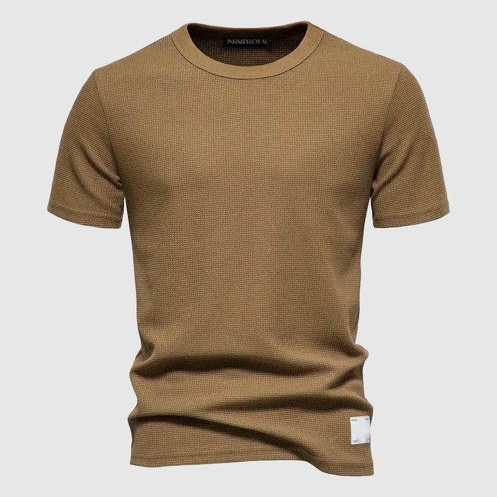 Light & breathable Men's Breeze Tee, ideal for comfortable summer fashion & refined casual looks.