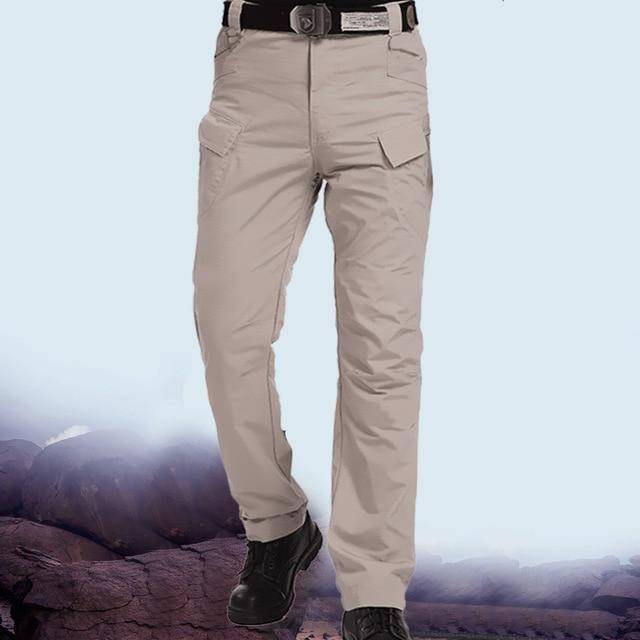 Stylish men's camouflage pants with multiple utility pockets, elastic fit