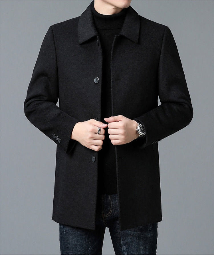 Modern men's Enzo jacket, tailored for a sharp, professional business look.