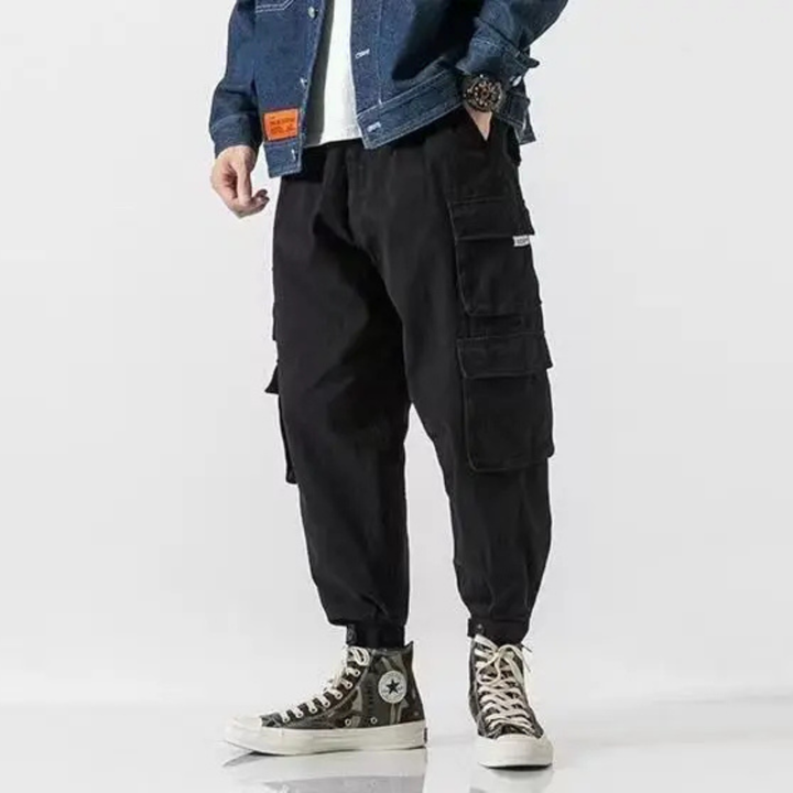 Versatile men's heavyweight cargo joggers, comfy, ideal for workouts or casual men's fashion.