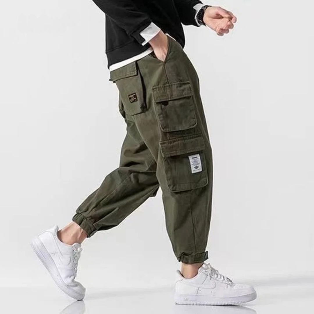 Heavyweight cotton cargo joggers for men, utility pockets, perfect athletic wear.