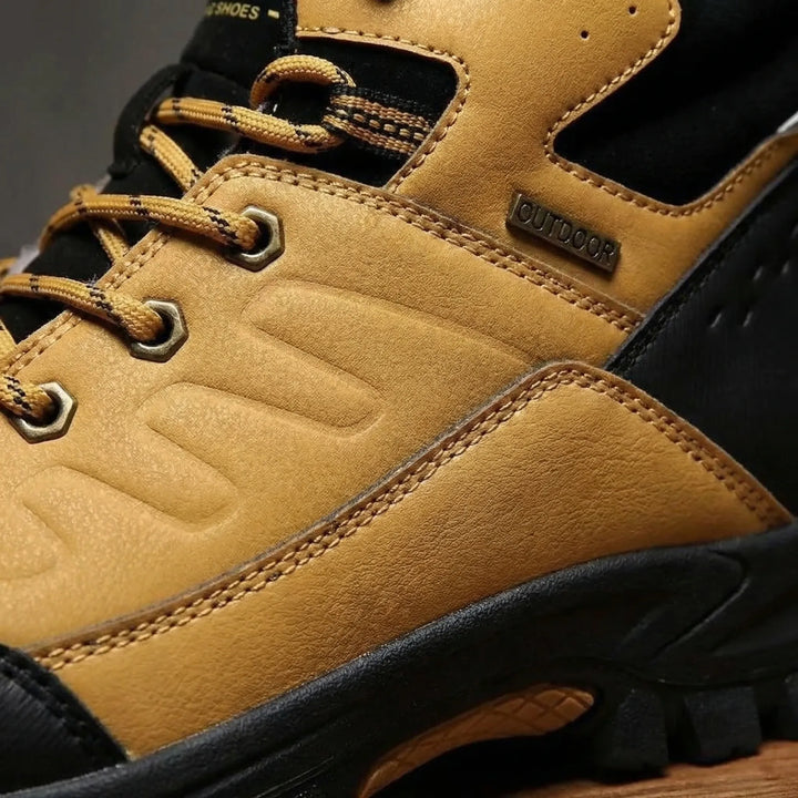 Men's outdoor high-top winter hiking boots with insulation, ideal for cold weather trails & snow.