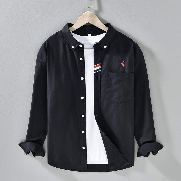 Classic men's Julian long sleeve shirt. This button-front shirt features a modern tailored fit and striped placket detail.