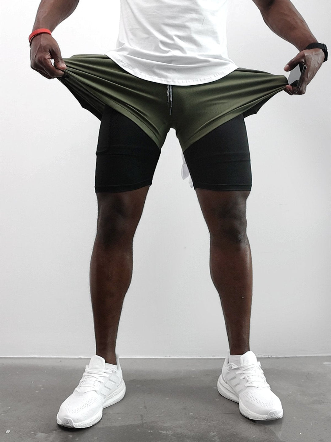 High-performance men's Kinetic mesh shorts, designed for intense dynamic workouts.