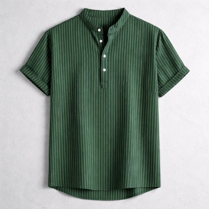 Versatile men's fashion: lightweight Henley shirt, ideal for casual comfort & everyday wear.