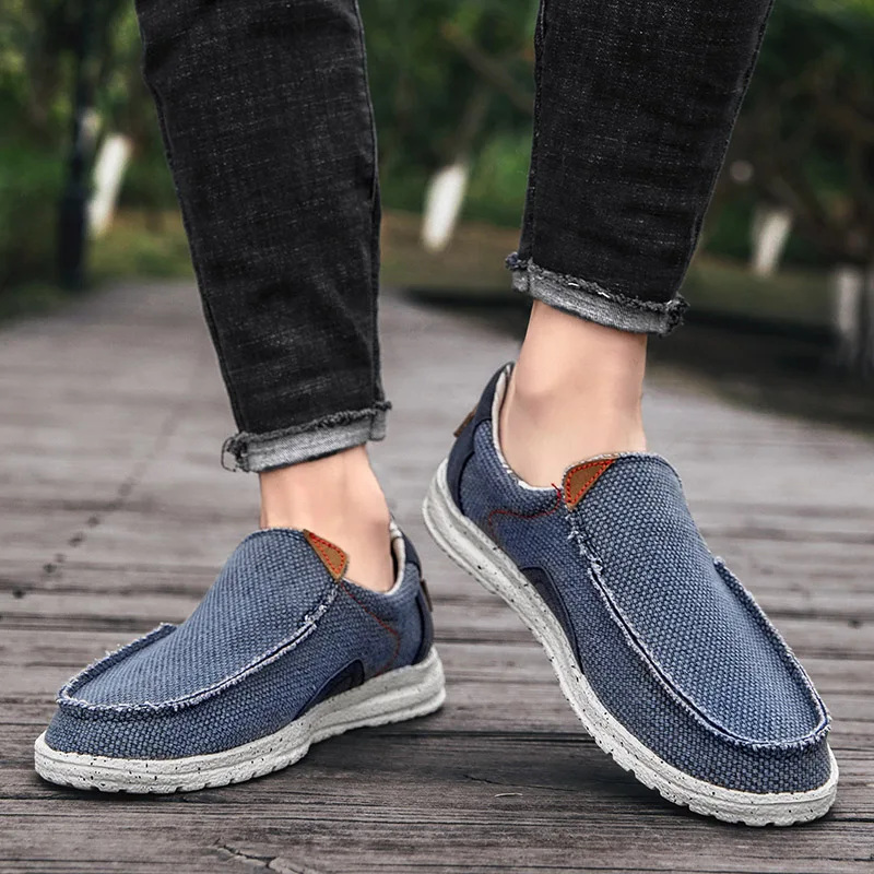 Durable men's lightweight slip-on shoes, non-slip and breathable for reliable everyday comfort. Convenient casual footwear.
