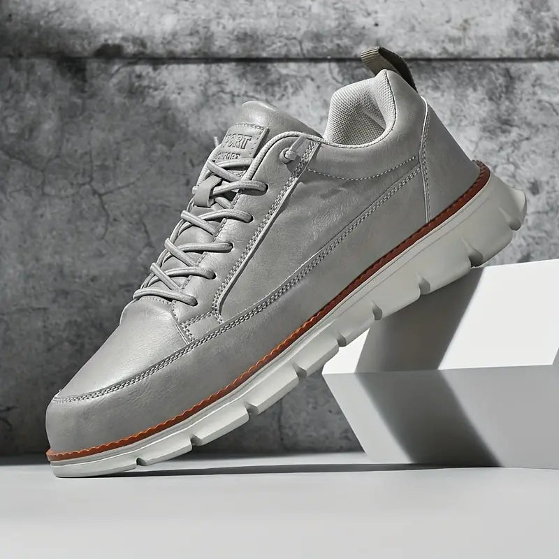 Durable sole of Lucca men's walking shoes, designed for grip and comfort on everyday adventures.