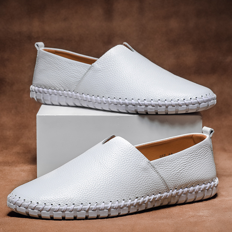 Versatile men's slip-on loafers. Perfect for casual or dress wear, offering everyday comfort & style.