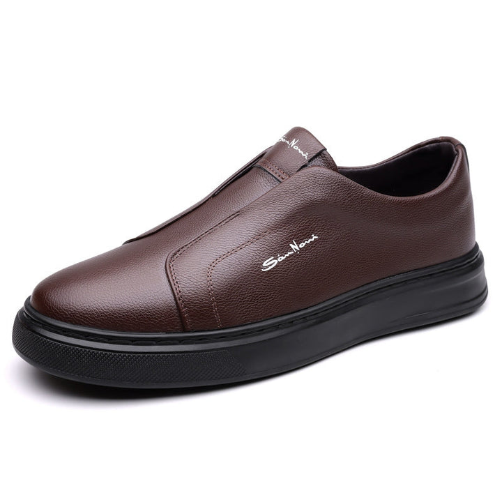 Modern slip-on everyday sneakers, unisex. Lightweight, comfortable & minimalist design for all-day wear.