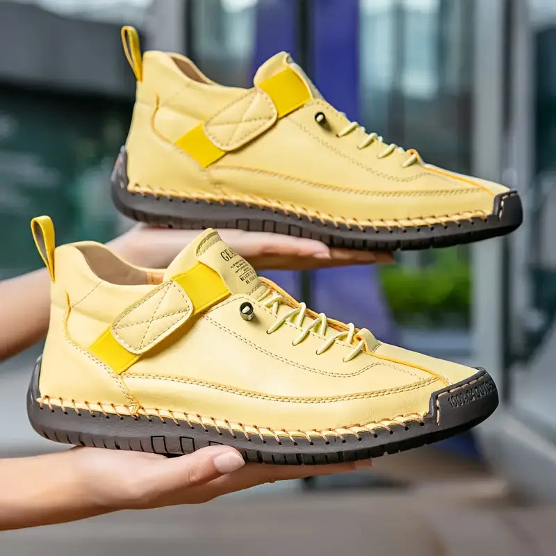 Men's orthopedic sneakers for all-day comfort and support, ideal for walking and everyday wear.