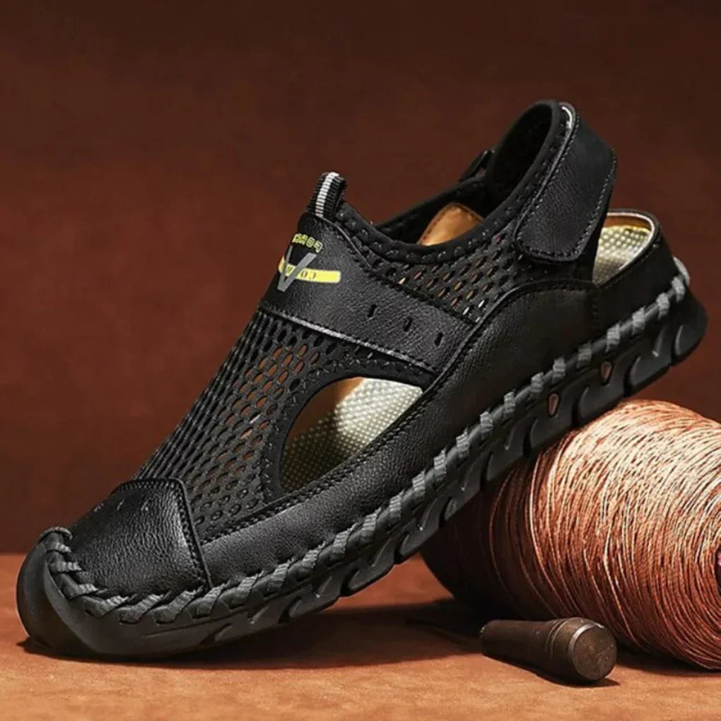 Adjustable men's orthopedic sport sandals, lightweight & breathable for summer comfort, ideal for walking.