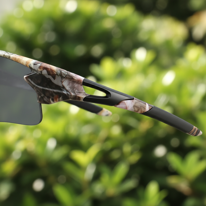 Sporty men's shades with anti-glare mirrored lenses, perfect for cycling, running & outdoor activities.