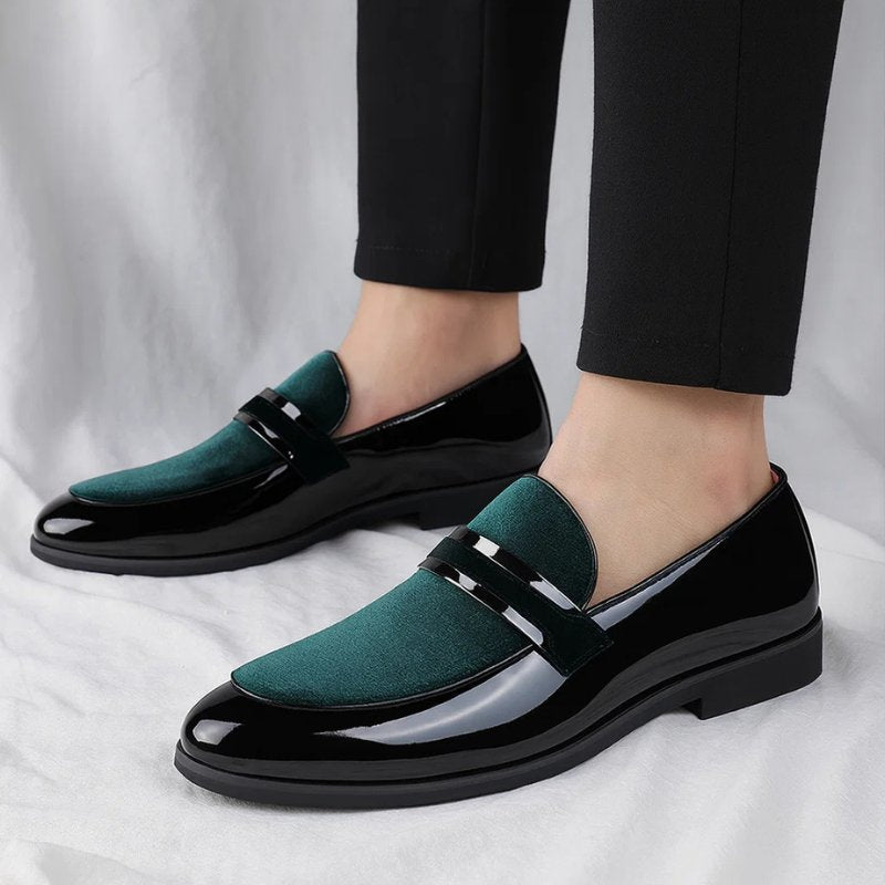 Smart casual men's penny loafers, versatile slip-on shoes for elegant daily fashion.