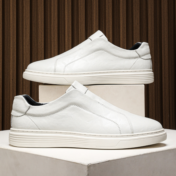 Men's athletic-style casual shoes, great for daily wear & comfort.