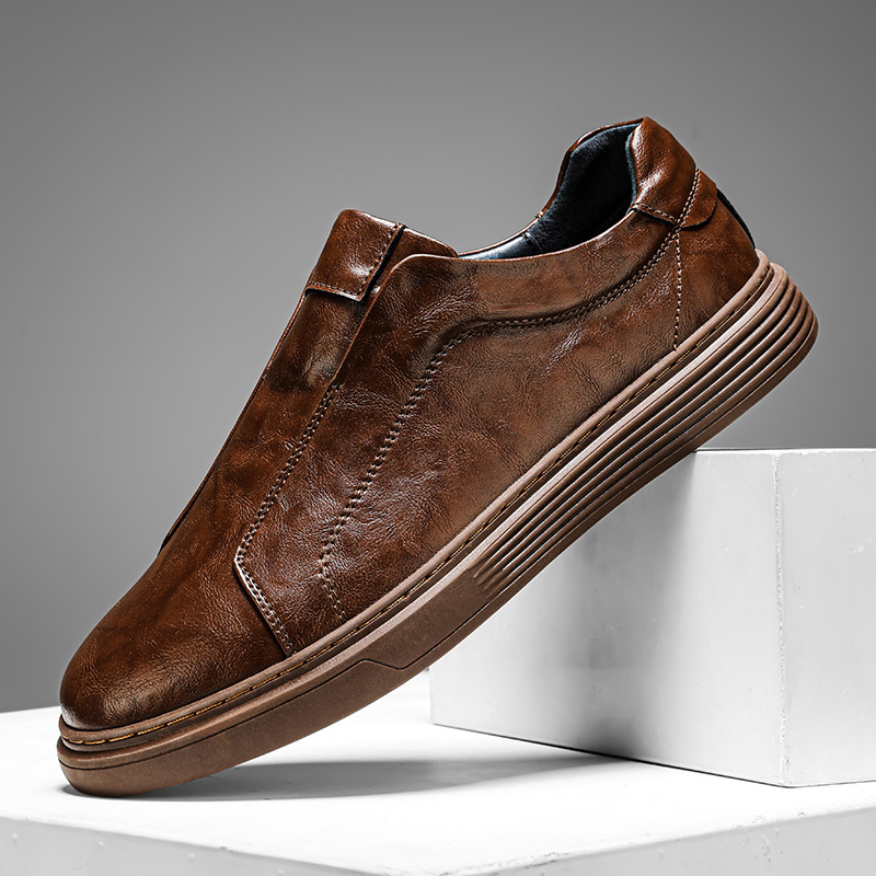 Comfortable men's walking shoes, perfect for daily wear and fashion.