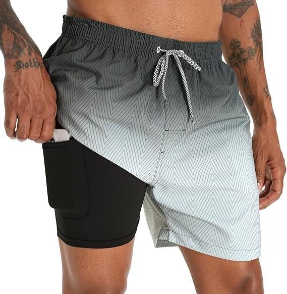 Durable quick-dry men's shorts, designed for ultimate comfort and performance in beach & pool.