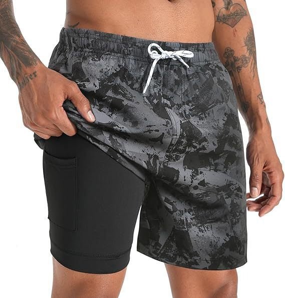 Quick-dry men's swimwear shorts with elastic waist & pockets, perfect for beach, pool & summer.