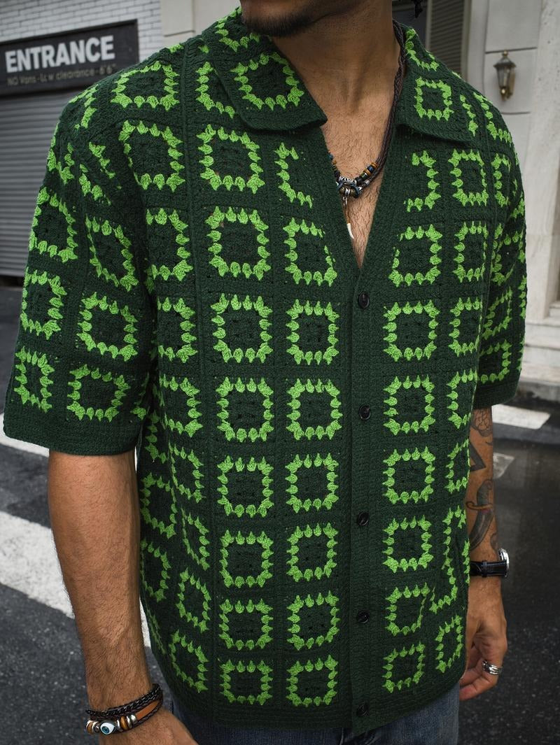 Men's stylish knit shirt, short sleeve, with a refined geometric pattern. Perfect for summer smart casual occasions.