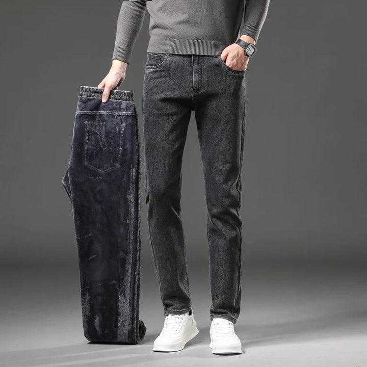 Men's regular fit thermal jeans, perfect for winter warmth & everyday style. Insulated for cold weather comfort.