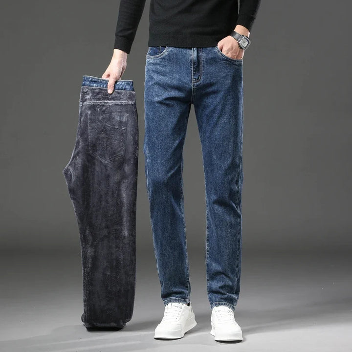 Durable men's thermal jeans with a comfortable regular fit. Ideal warm clothing for cold winter conditions.