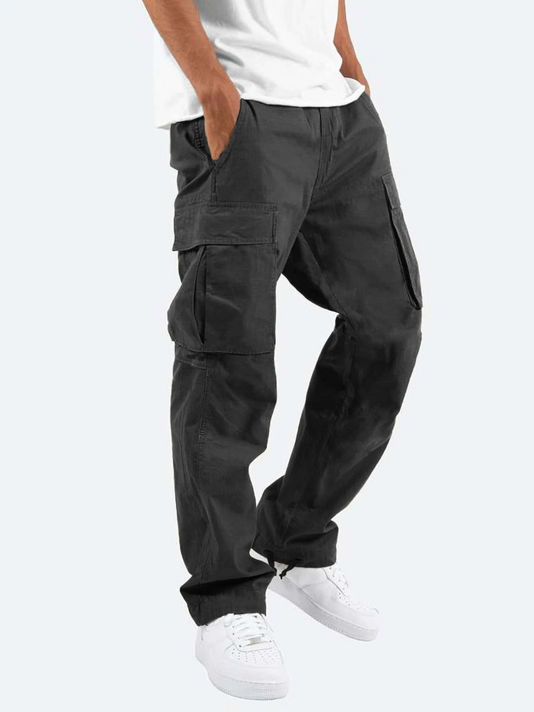 Men's relaxed fit cargo trousers with multiple utility pockets, ideal for casual everyday wear.