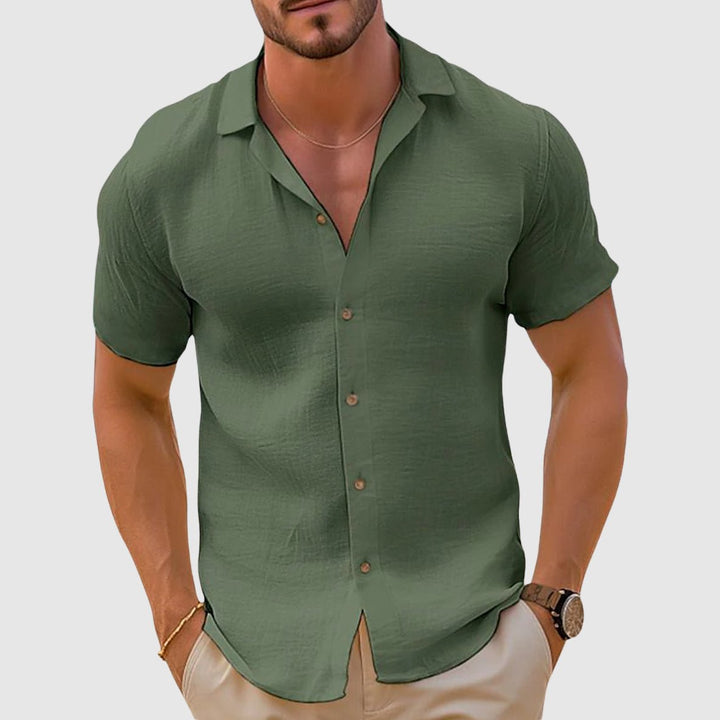 Stylish men's relaxed short sleeve shirt for casual summer outings.