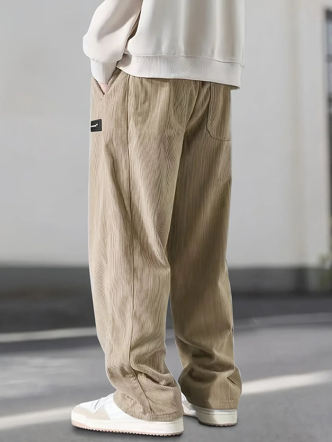 Men's corduroy cargo trousers, relaxed fit & multi-pocket. Comfortable, full-length casual pants for men's fashion.