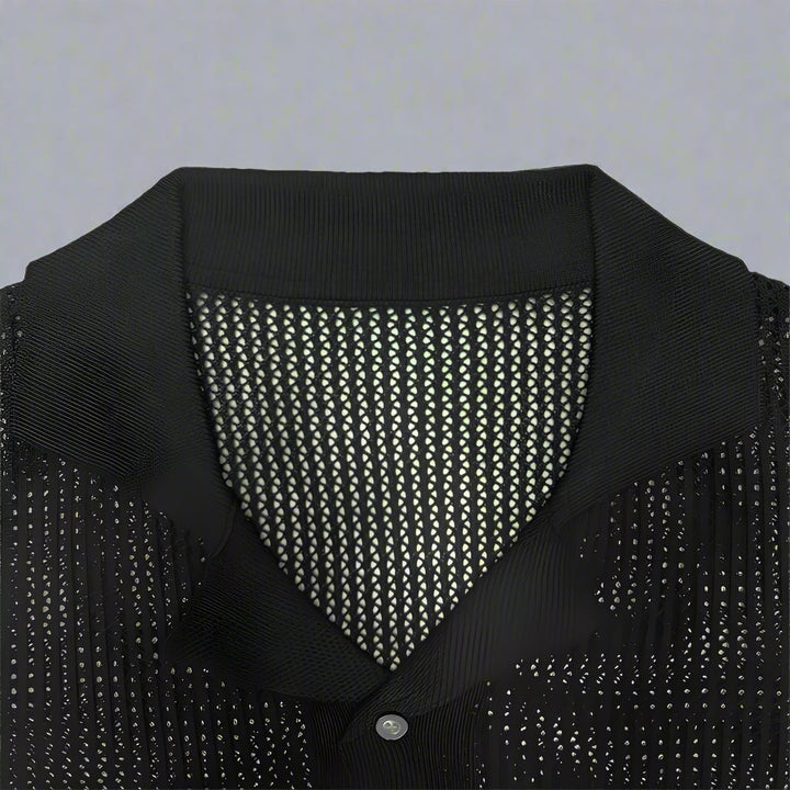 Stylish men's knit button-up, short sleeve & relaxed fit, a must-have for summer fashion.