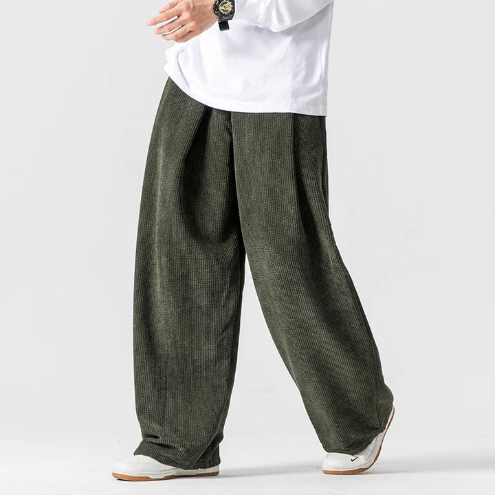 Versatile men's relaxed wide-leg trousers, offering ultimate comfort for casual, everyday outfits.