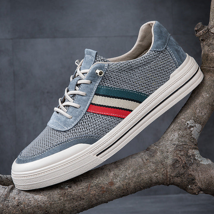 Classic lace-up men's sneakers, retro design with modern comfort for casual everyday style.
