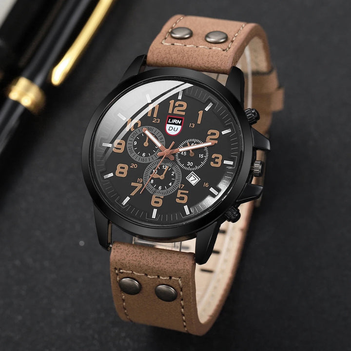 Military-style men's rugged watch, durable cowhide leather strap, and robust design. Ideal for adventure gear.