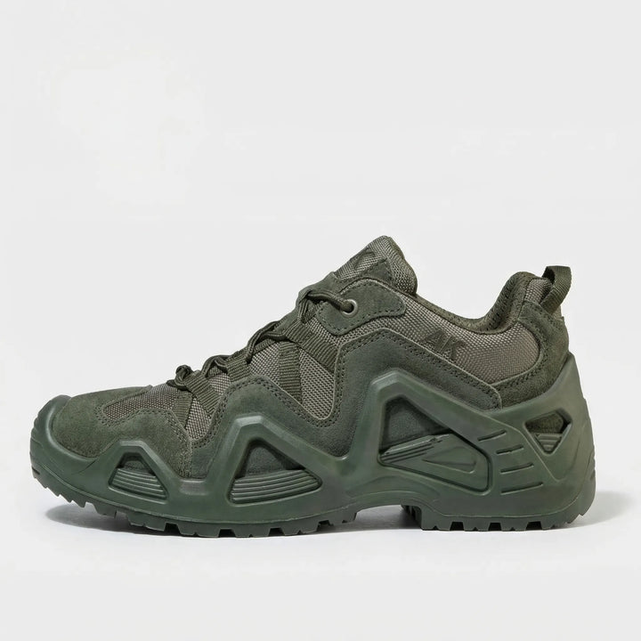 Men's rugged mid-top tactical hiking boots, built for durability and all-terrain performance.