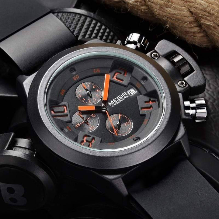 Tactical quartz watch for men, prominent display, black reinforced casing, durable silicone strap