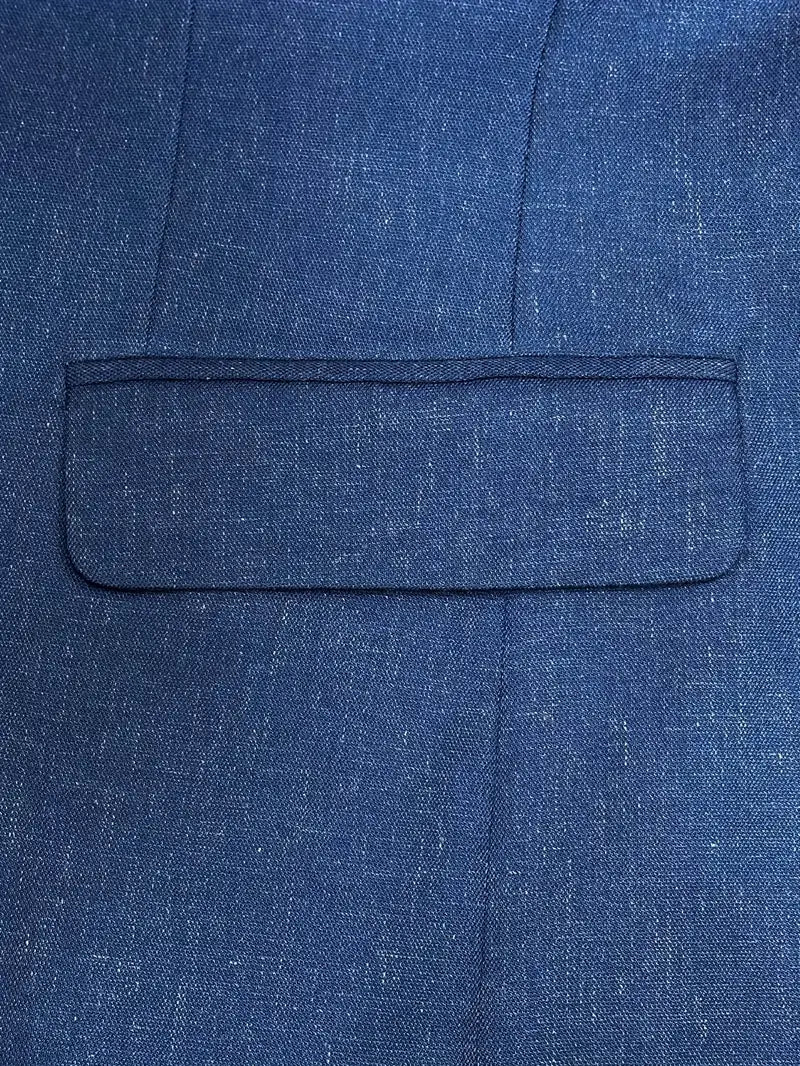 Elegant men's slim fit suit, perfect wedding attire & professional formal wear. Two-piece blazer & trousers.