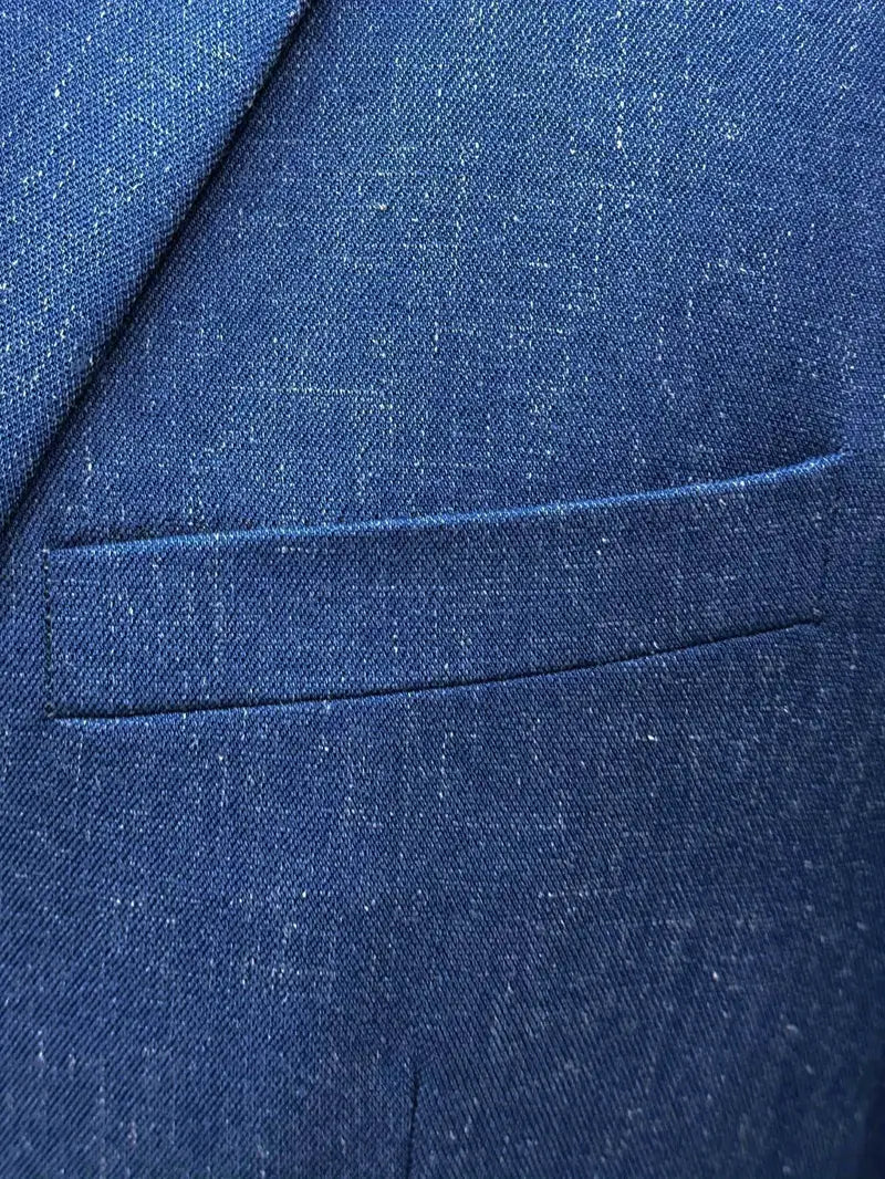 Sharp men's slim fit suit set. Two-piece blazer & trousers, ideal for formal business, weddings, & events.