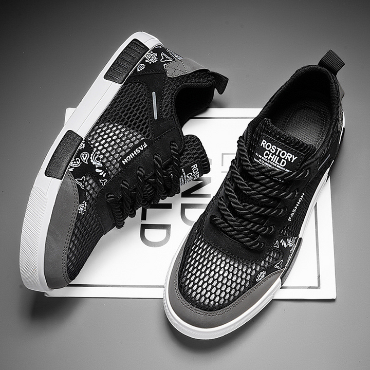 Black Sonnet men's lifestyle shoes, comfortable lace-up design for everyday adventures.