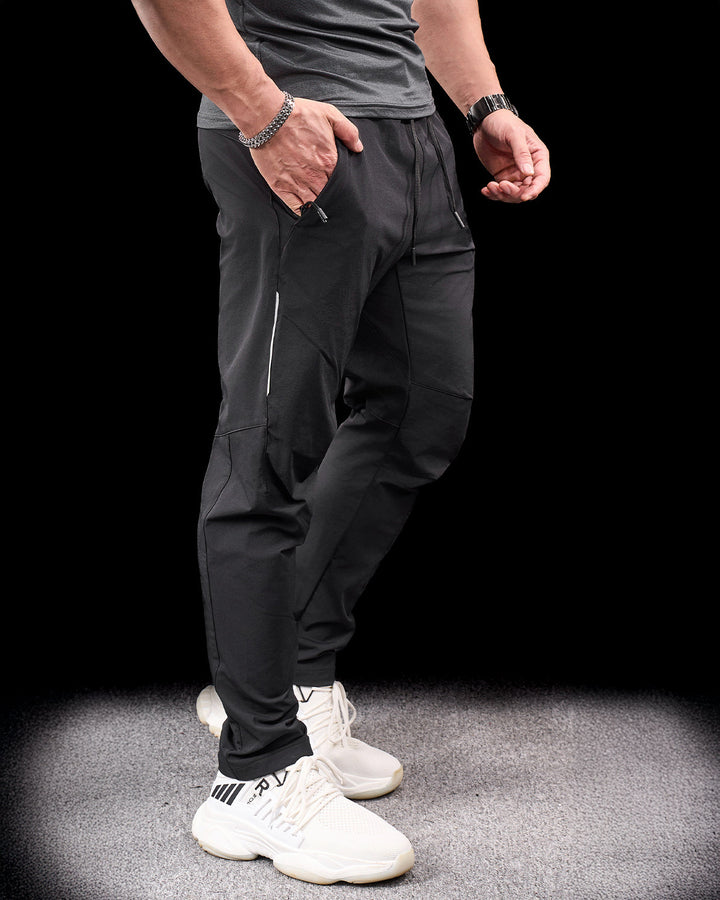 Men's versatile stretch travel pants. Quick-dry & comfortable for global adventures.