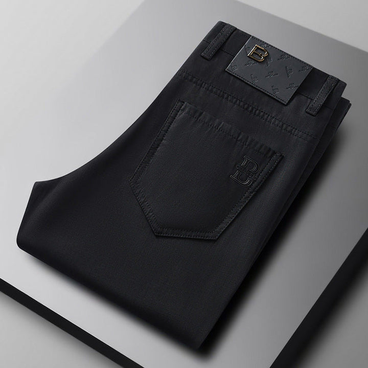 Durable men's work pants with stretch fabric. Ideal for activewear or office, modern fit, comfortable cotton blend.