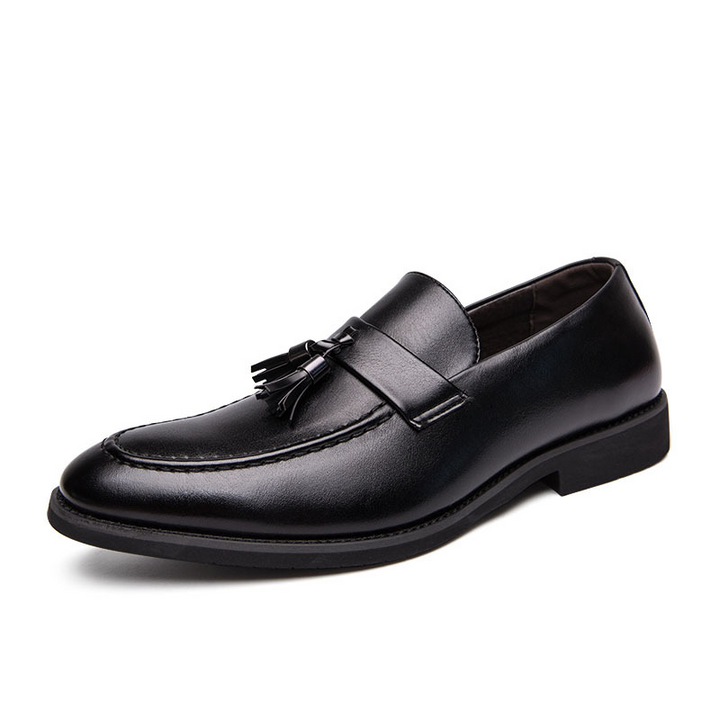 Sophisticated men's burgundy leather tassel loafers, an excellent choice for stylish formal shoes.
