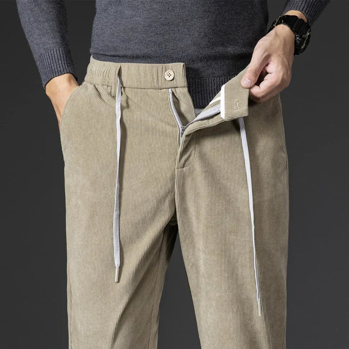 Comfortable men's stretch corduroy pants in a classic style, perfect for versatile casual wear.