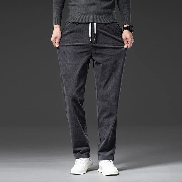 High-quality men's corduroy pants with stretch and a flexible waistband, blending style with superior comfort.