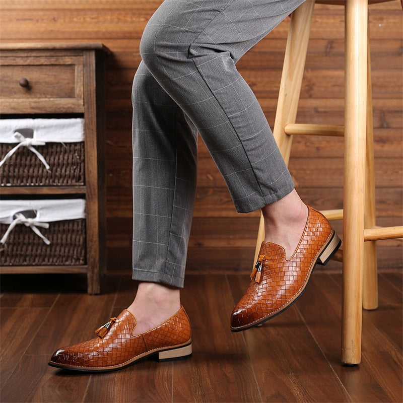 Elegant men's woven tassel loafers for a refined look, suitable for all-day wear.