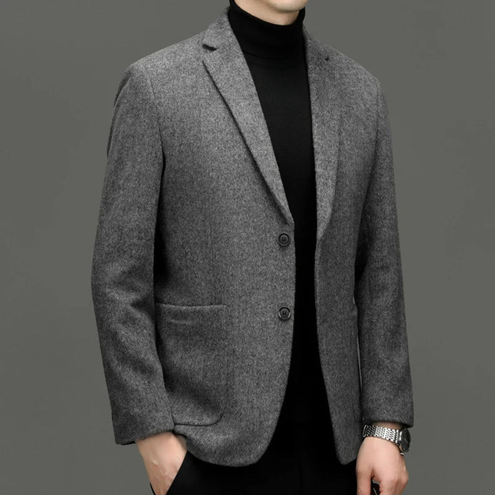 Versatile men's tailored blazer, suitable for business, formal events, or smart casual men's clothing.