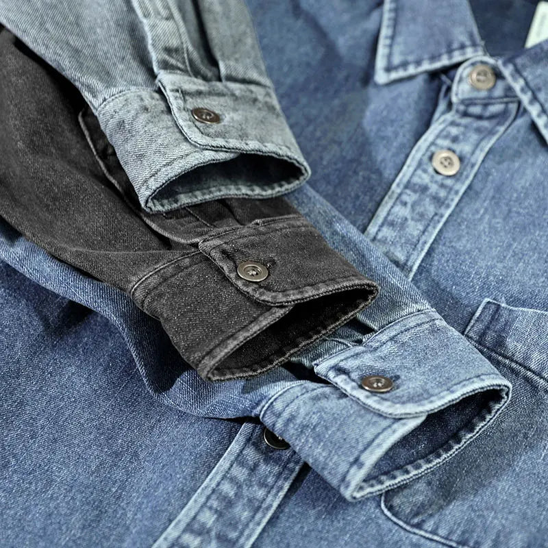Versatile men's casual long-sleeve button-up shirt. Timeless top, ideal for everyday fashion.