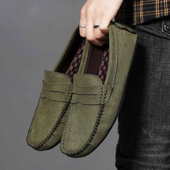 Black men's Tivoli loafers, sophisticated slip-on shoes for men's fashion, perfect for business or smart casual.