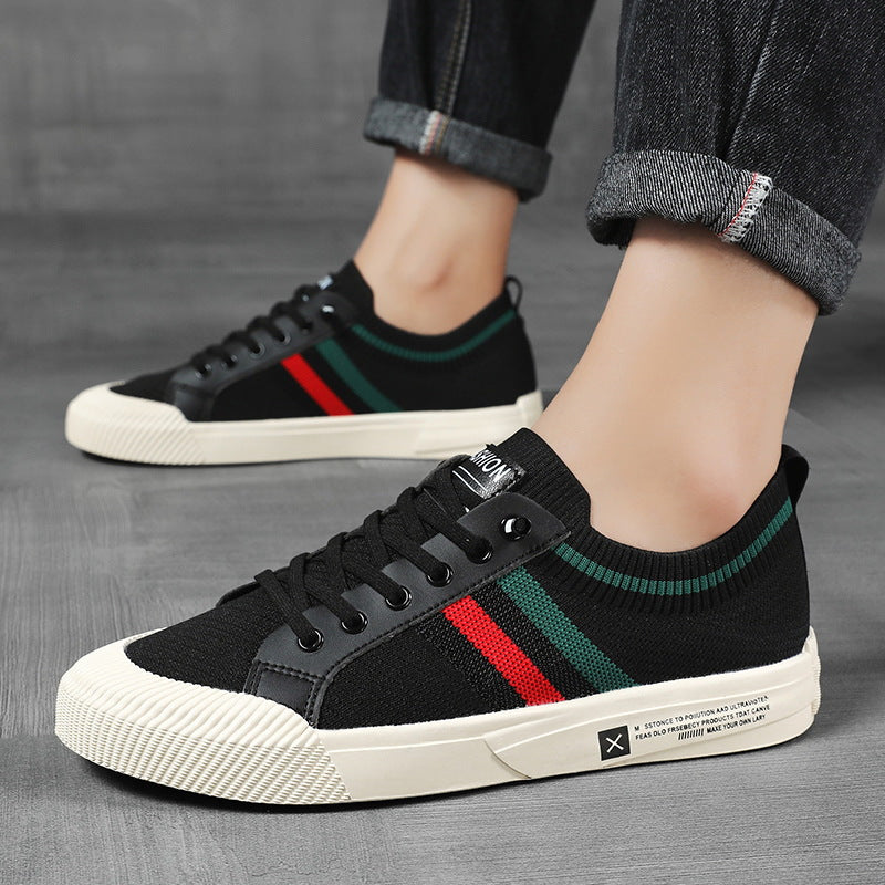 Durable men's urban walking shoes, offering ultimate comfort & lightweight support for daily casual style.