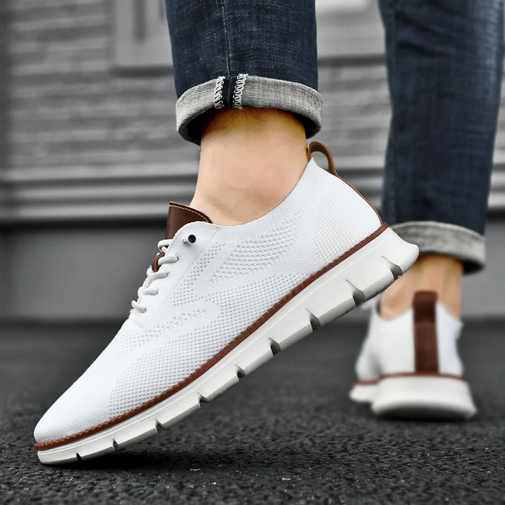 Black UrbanFlex men's walking shoes, comfortable, lightweight, and versatile.