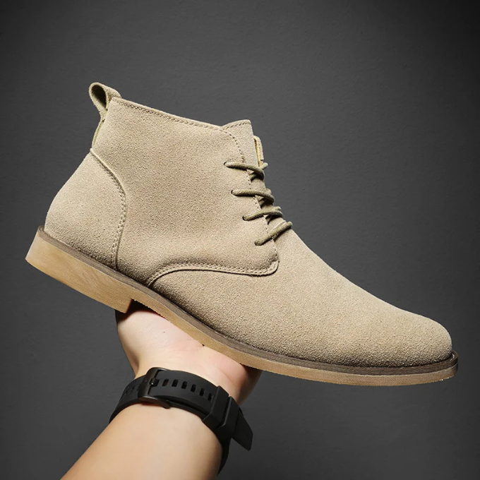 Men's versatile chukka boots, perfect for office or weekend, combining style & ultimate comfort.
